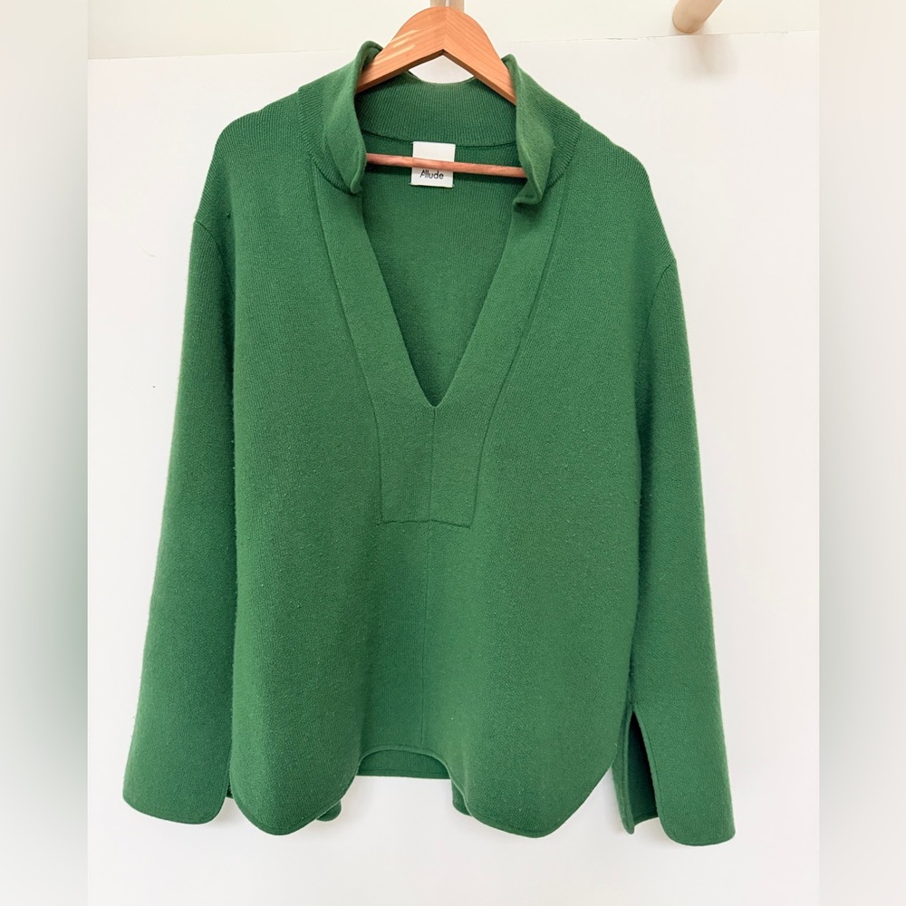Allude V Neck Green Sweater SZ L